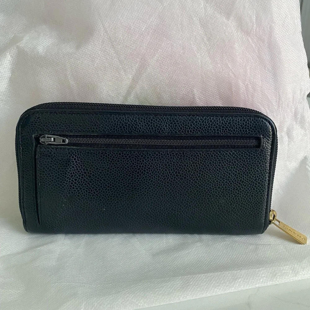 Chanel Black Caviar Leather Wallet with Iconic Logo - Picture 5 of 12